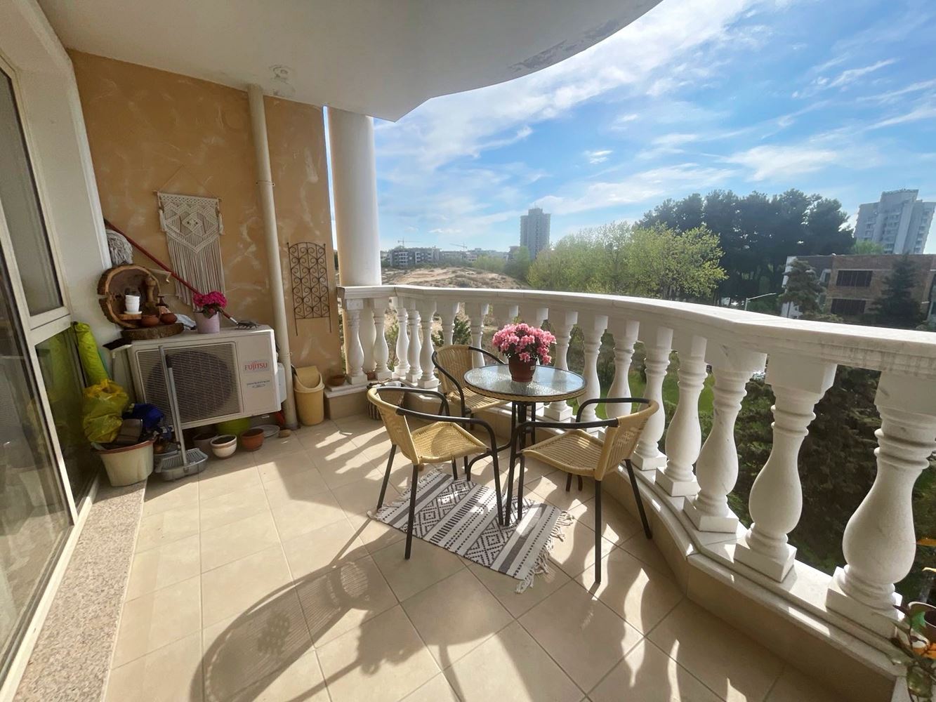Przestronny apartament z dwiema sypialniami 100 metrów od plaży w Nesebyrze