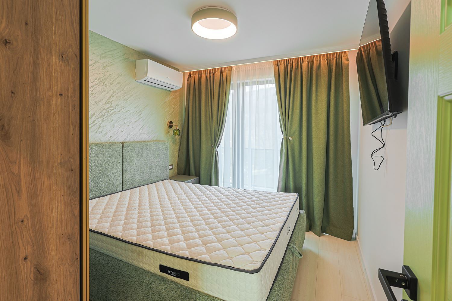Apartament z dwiema sypialniami i panoramicznym widokiem na morze w spokojnym, zielonym kompleksie w Słonecznym Brzegu