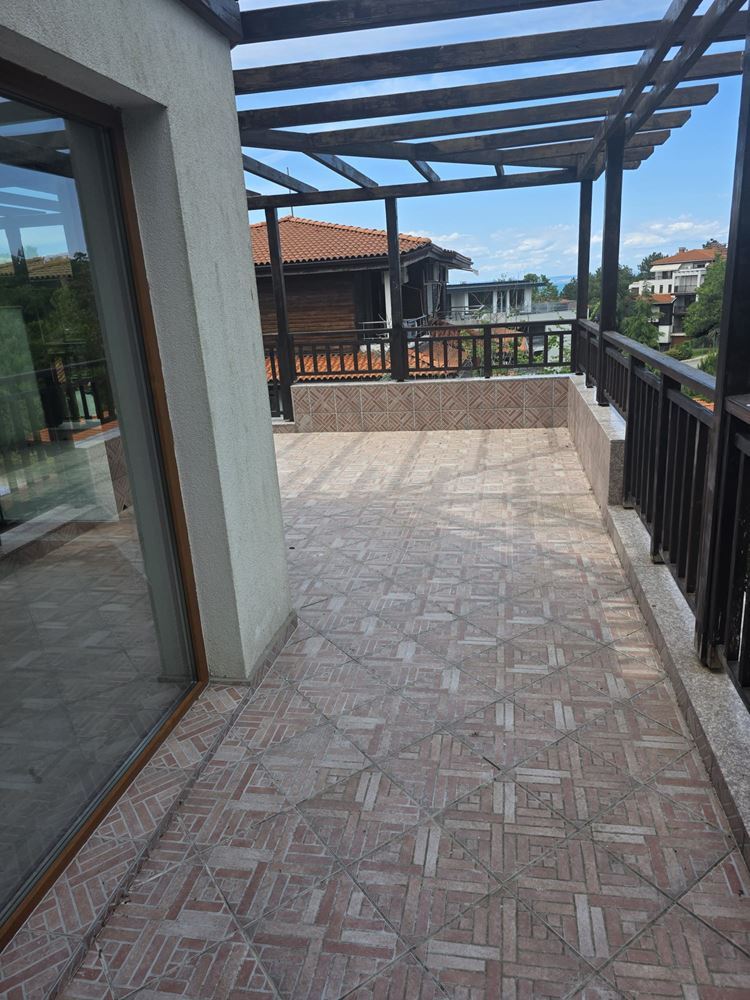 Przestronny apartament z dwiema sypialniami i widokiem na morze w kompleksie niedaleko Sozopolu – komfort, natura i cisza w jednym