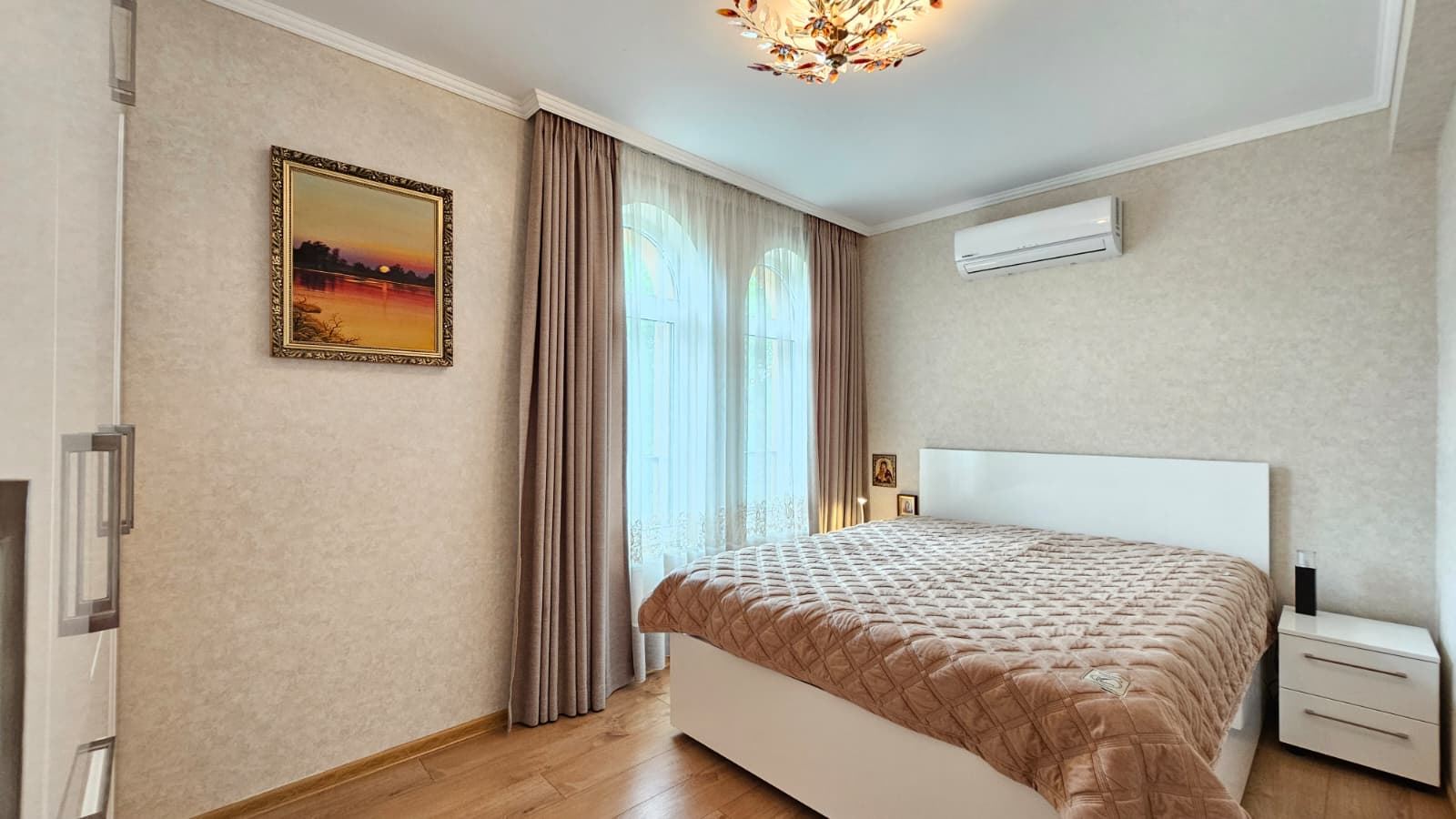 Przestronny penthouse z panoramicznym tarasem i sauną w nowoczesnym kompleksie mieszkaniowym w Słoneczny Brzeg