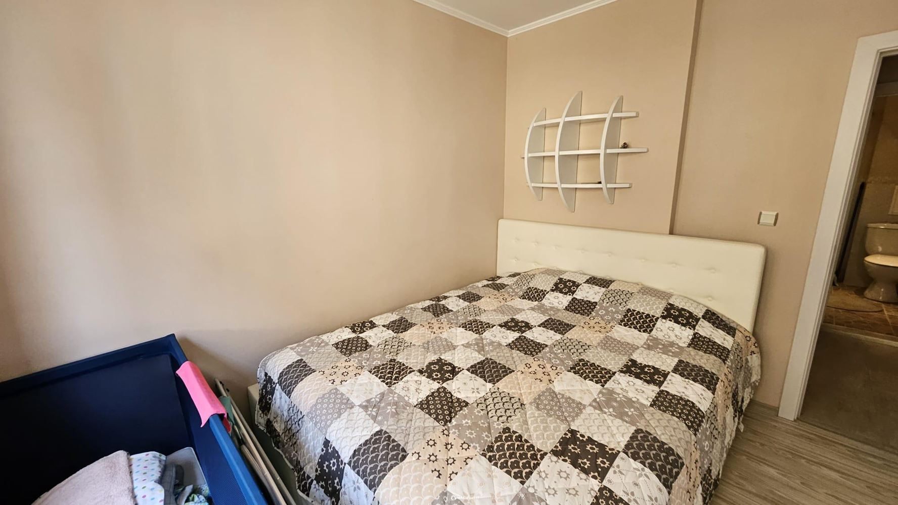 Nadmorski komfort w Nesebyrze – apartament z jedną sypialnią kilka kroków od plaży, bez opłaty za utrzymanie