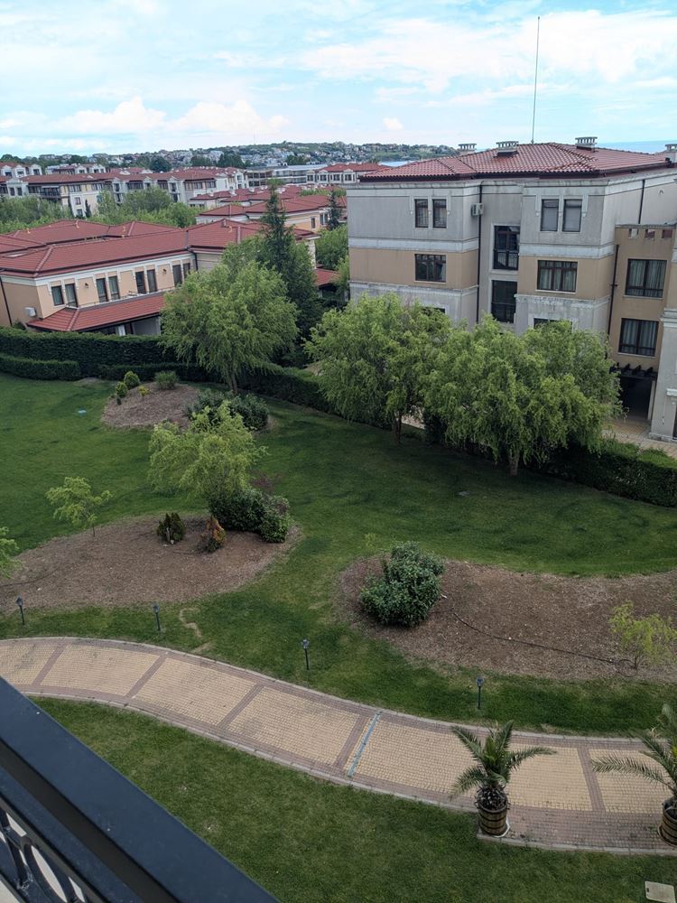 Apartament z jedną sypialnią z częściowym widokiem na morze w luksusowym kompleksie z własną infrastrukturą w Sozopolu