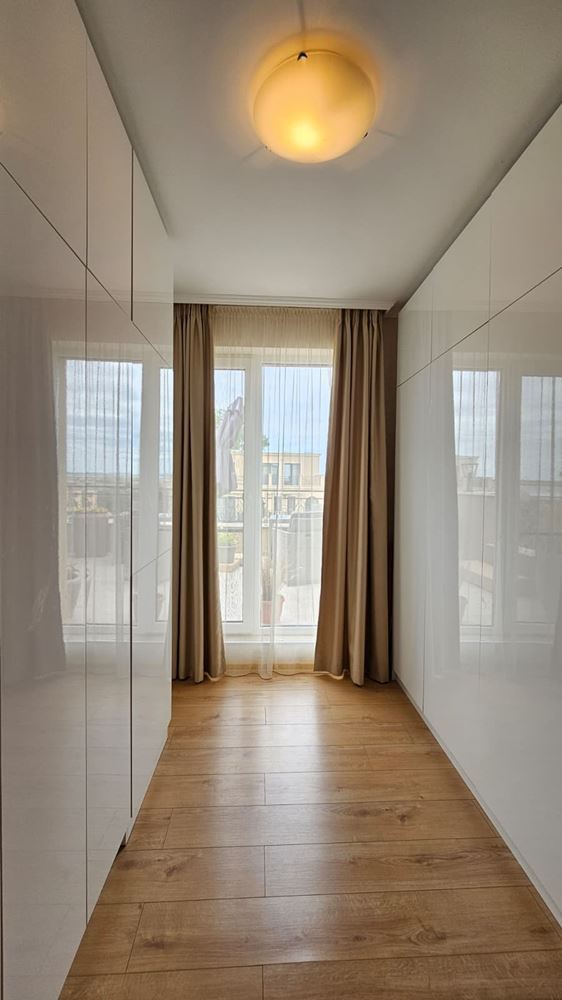 Przestronny penthouse z panoramicznym tarasem i sauną w nowoczesnym kompleksie mieszkaniowym w Słoneczny Brzeg