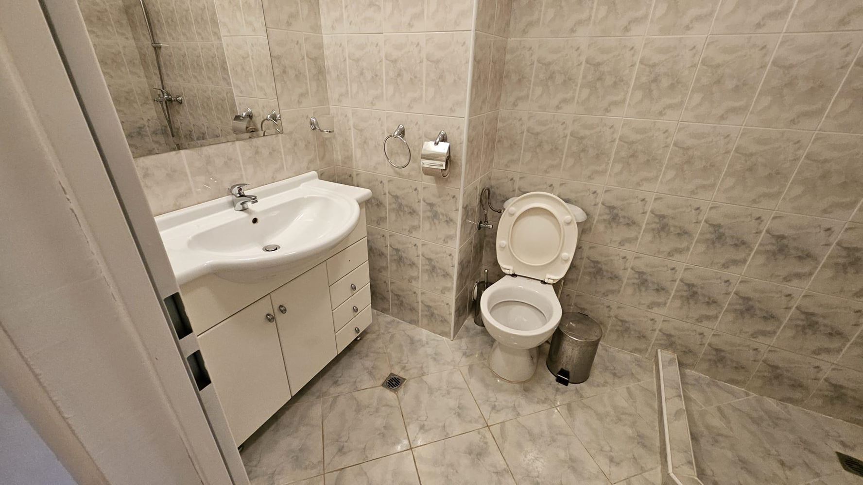 Stylowe studio z doskonałymi udogodnieniami w pierwszej linii brzegowej w Aheloy – gotowe na własny dom nad morzem