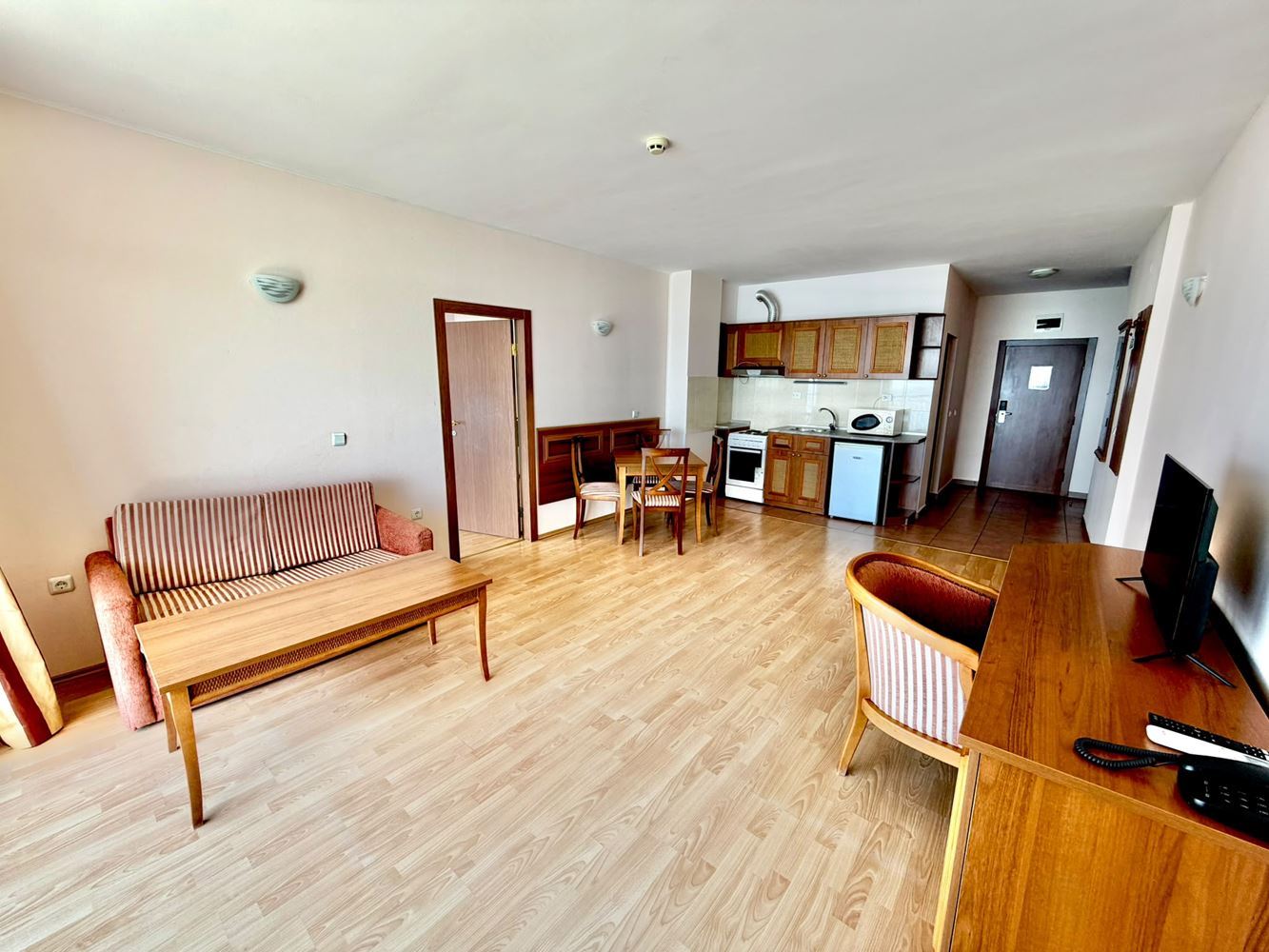Apartament z jedną sypialnią z panoramicznym widokiem na morze w pierwszej linii brzegowej w Świętym Własie