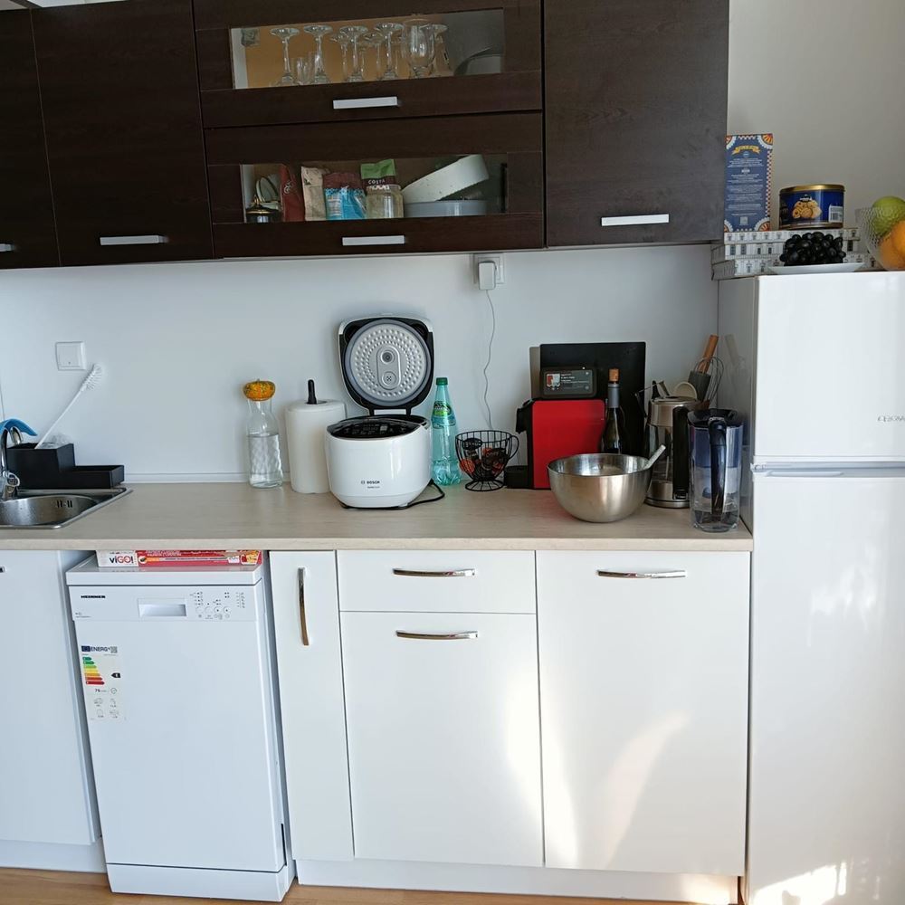 Przestronny apartament z dwiema sypialniami i panoramą morza w Rawdzie – kilka metrów od plaży, w pełni umeblowany i z doskonałym potencjałem inwestycyjnym