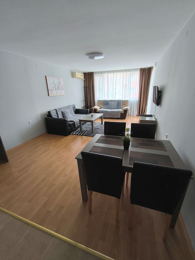 Luksusowy apartament z jedną sypialnią w pierwszej linii brzegowej w Świętym Własie