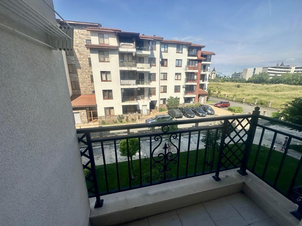 Umeblowane studio – praktyczna nieruchomość nad morzem w Nesebyrze, gotowa do zamieszkania