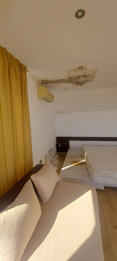 Dwupoziomowy apartament z wyjątkowym panoramicznym widokiem na morze w Świętym Własie – bez opłaty za utrzymanie