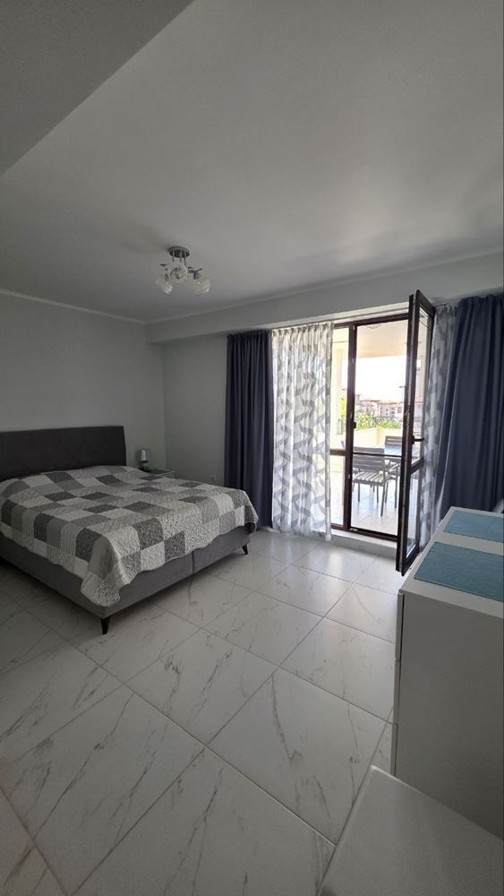 Przestronny apartament z dwiema sypialniami z częściowym widokiem na morze w prestiżowym kompleksie w Nesebyrze – gotowy dla swoich nowych właścicieli
