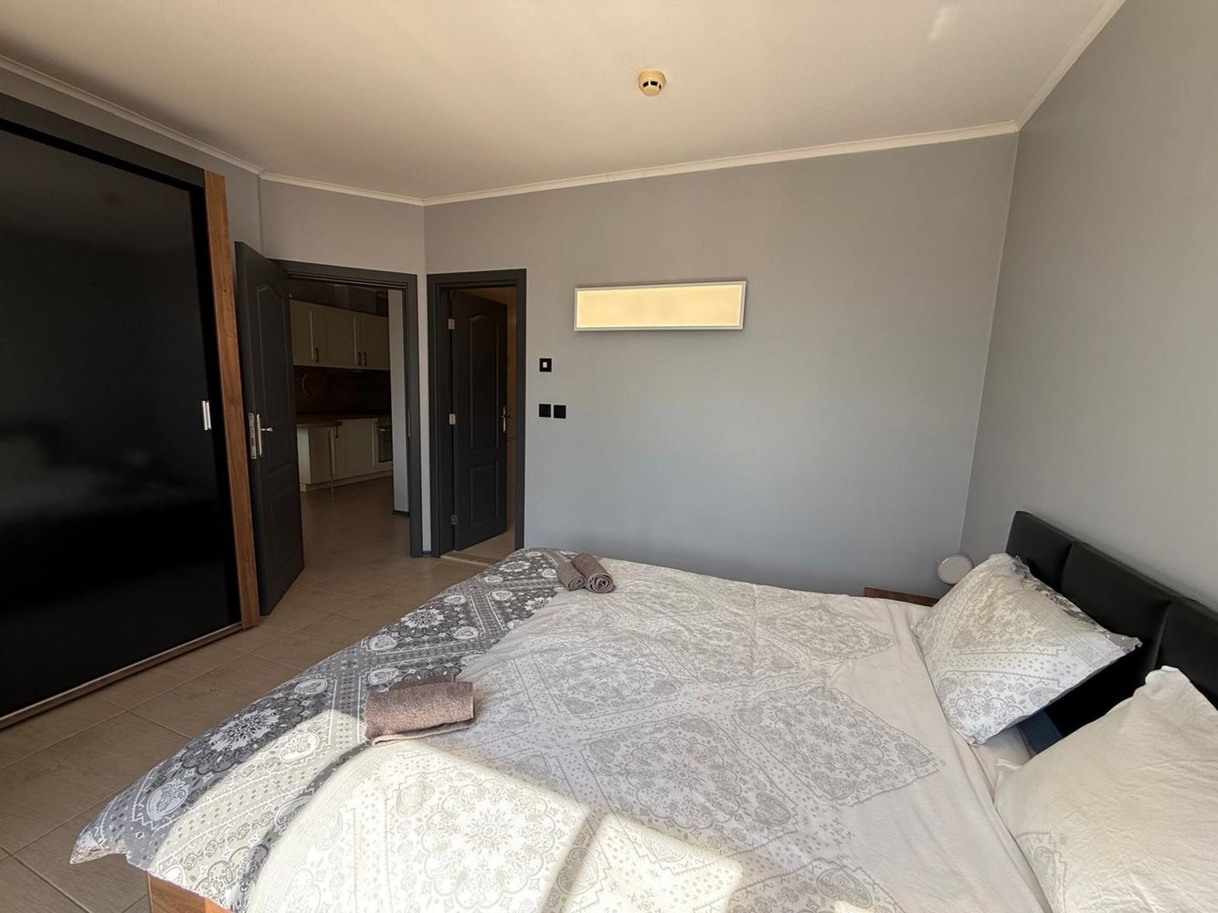 Przestronny apartament z dwiema sypialniami i pięknym widokiem w spokojnym kompleksie w pobliżu Słonecznego Brzegu