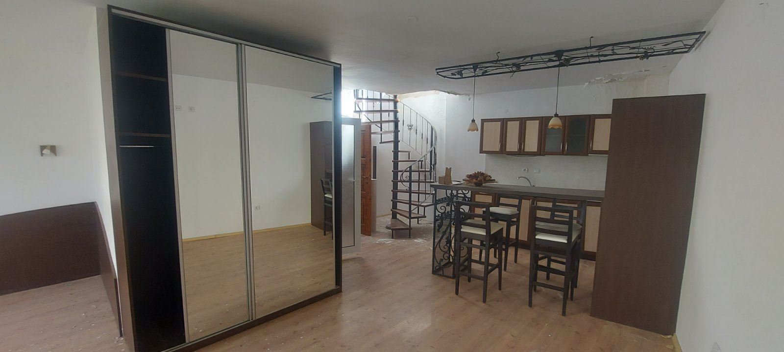 Dwupoziomowy apartament z wyjątkowym panoramicznym widokiem na morze w Świętym Własie – bez opłaty za utrzymanie