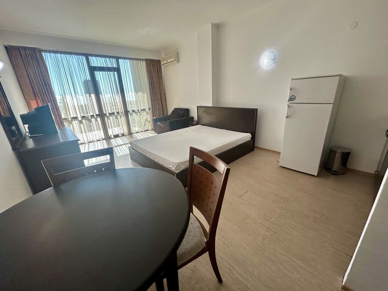 Słoneczny Brzeg – przestronne studio z widokiem na morze, tylko 200 m od plaży