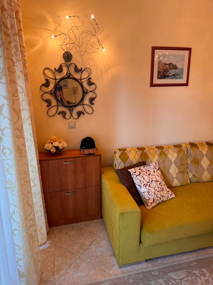 Apartament z dwiema sypialniami i widokiem na morze wśród sosen – luksus i spokój przy samej plaży w Sozopolu