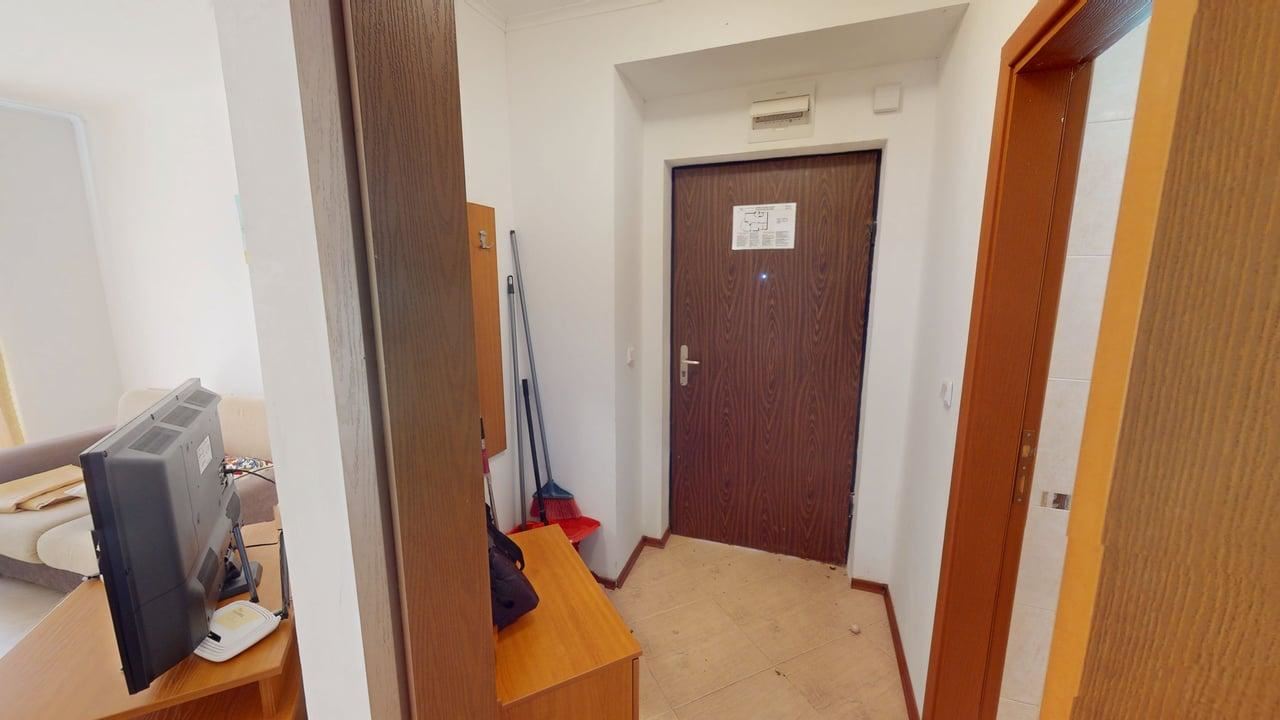 Mieszkanie dwupokojowe z bezpośrednim wyjściem na zielony teren kompleksu – w pełni umeblowane i gotowe do zamieszkania