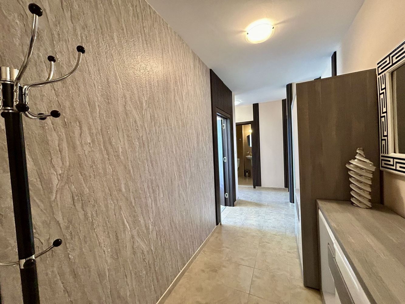 Przestronne apartament z dwiema sypialniami imponującą panoramą morską w kompleksie w Nesebyrze