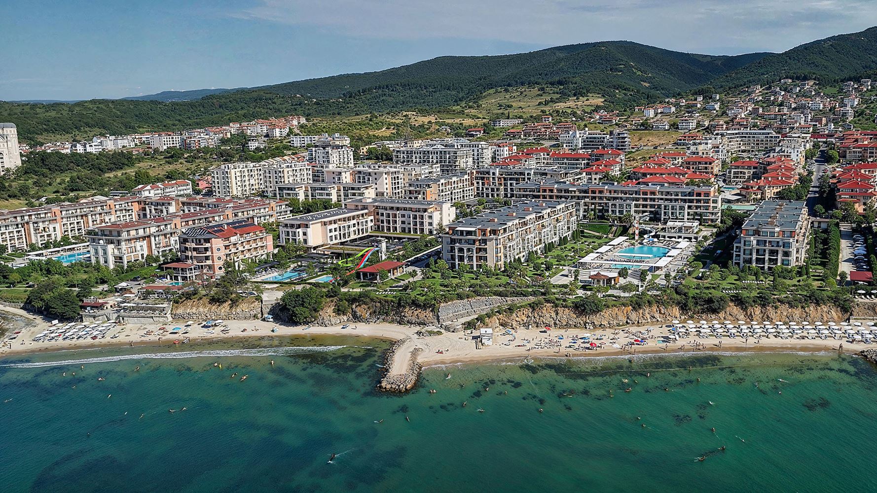 Apartament trzypokojowy z panoramicznym widokiem na morze w pierwszej linii brzegowej w Sveti Vlas – na ostatnim piętrze