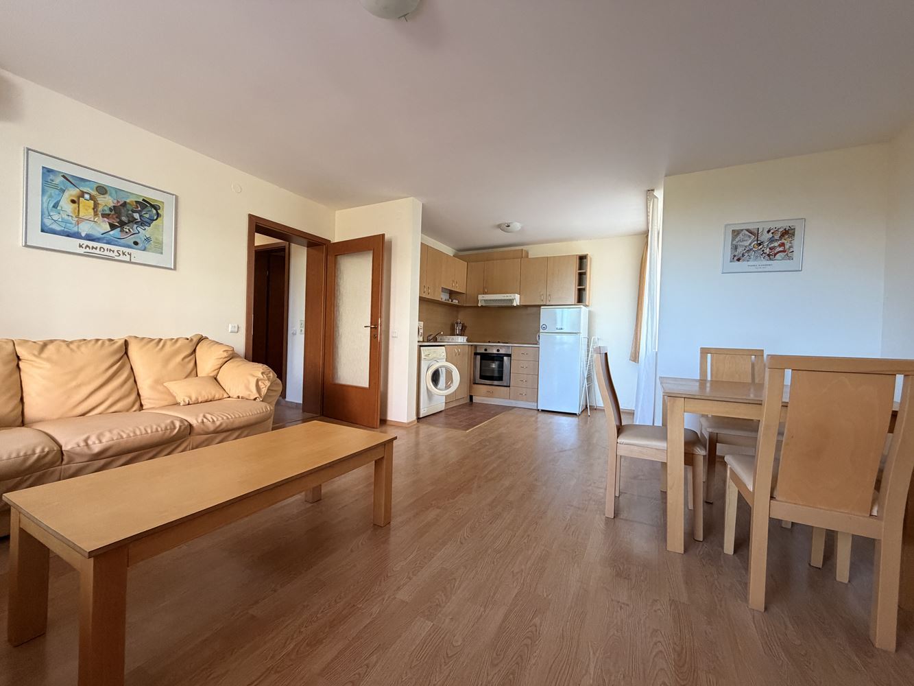 Apartament w absolutnie pierwszej linii w Świętym Własie! Przestronny apartament z jedną sypialnią z pięknym widokiem na morze
