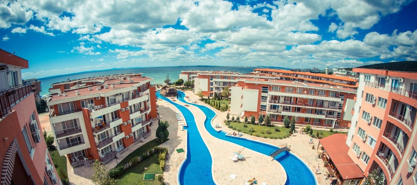 Apartament z jedną sypialnią na pierwszej linii morza w strzeżonym kompleksie w Elenite