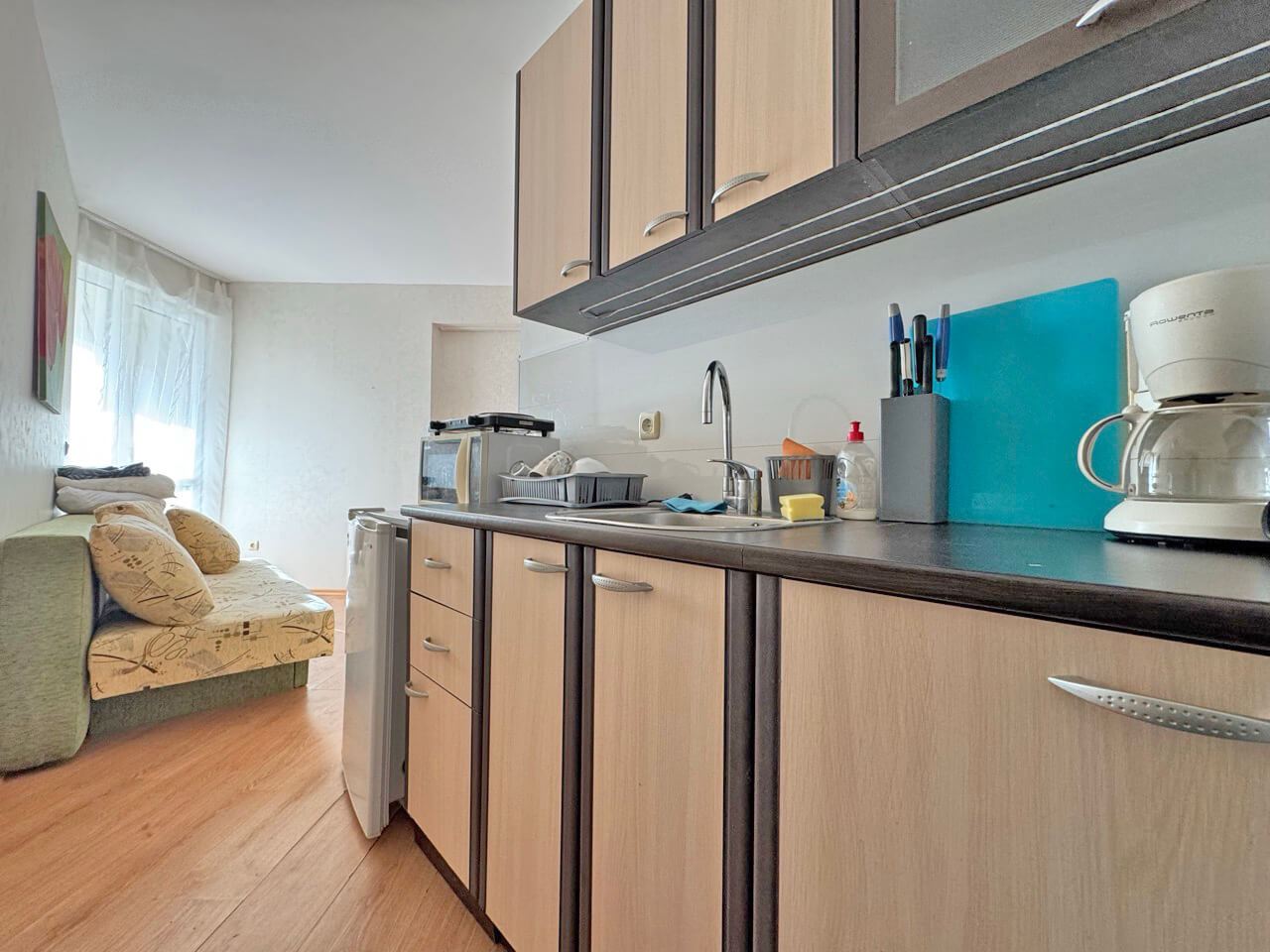 Apartament z jedną sypialnią z widokiem na morze w Rawdzie – komfort i spokój w zadbanym kompleksie