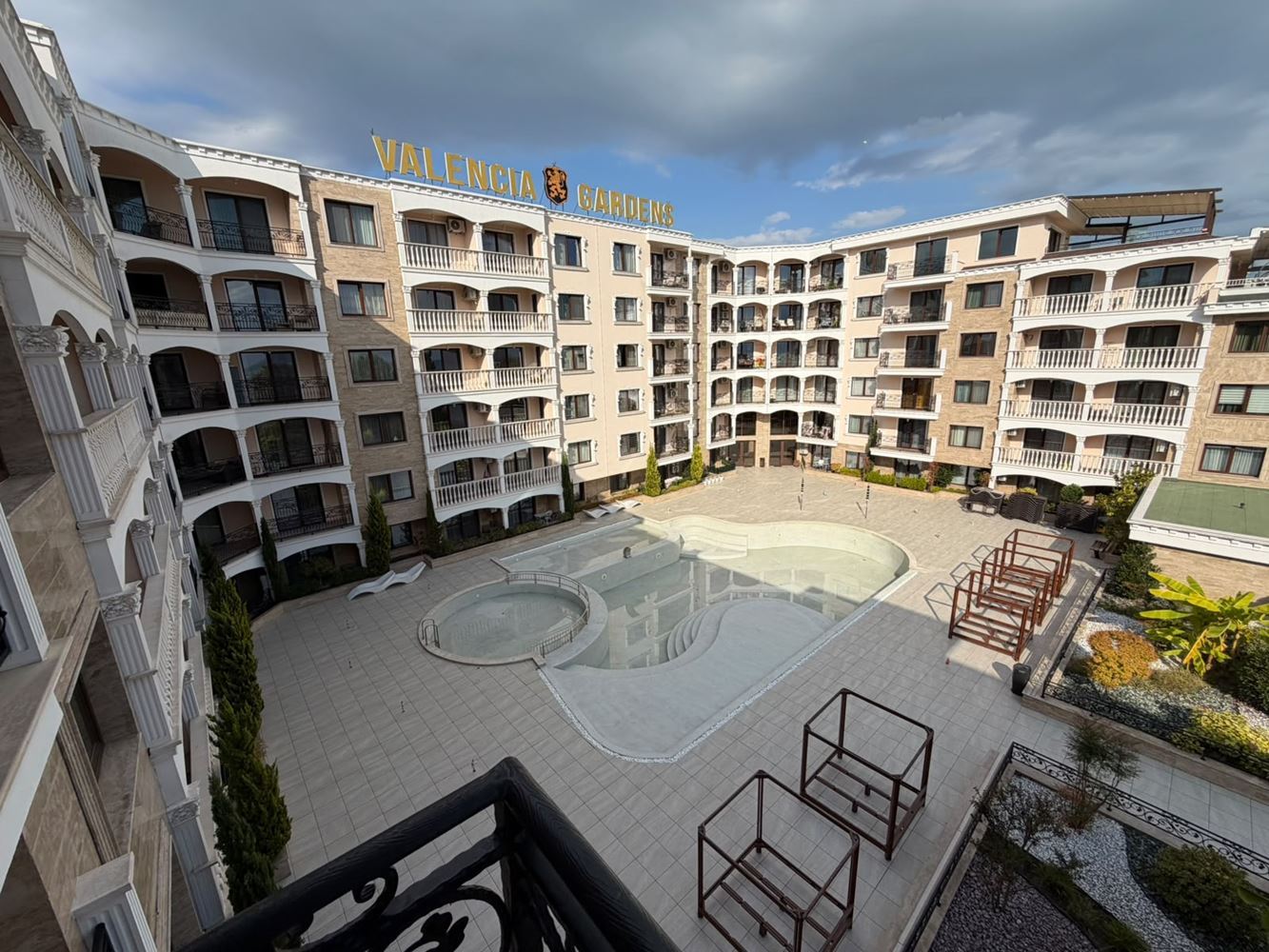 Luksusowy apartament z jedną sypialnią i widokiem na morze w Nesebyrze – styl i komfort w pierwszej linii brzegowej