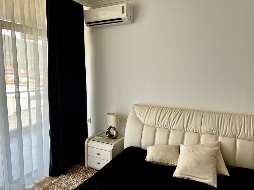 Przytulne mieszkanie 2-pokojowe z panoramicznym widokiem na morze i góry w Sveti Vlas