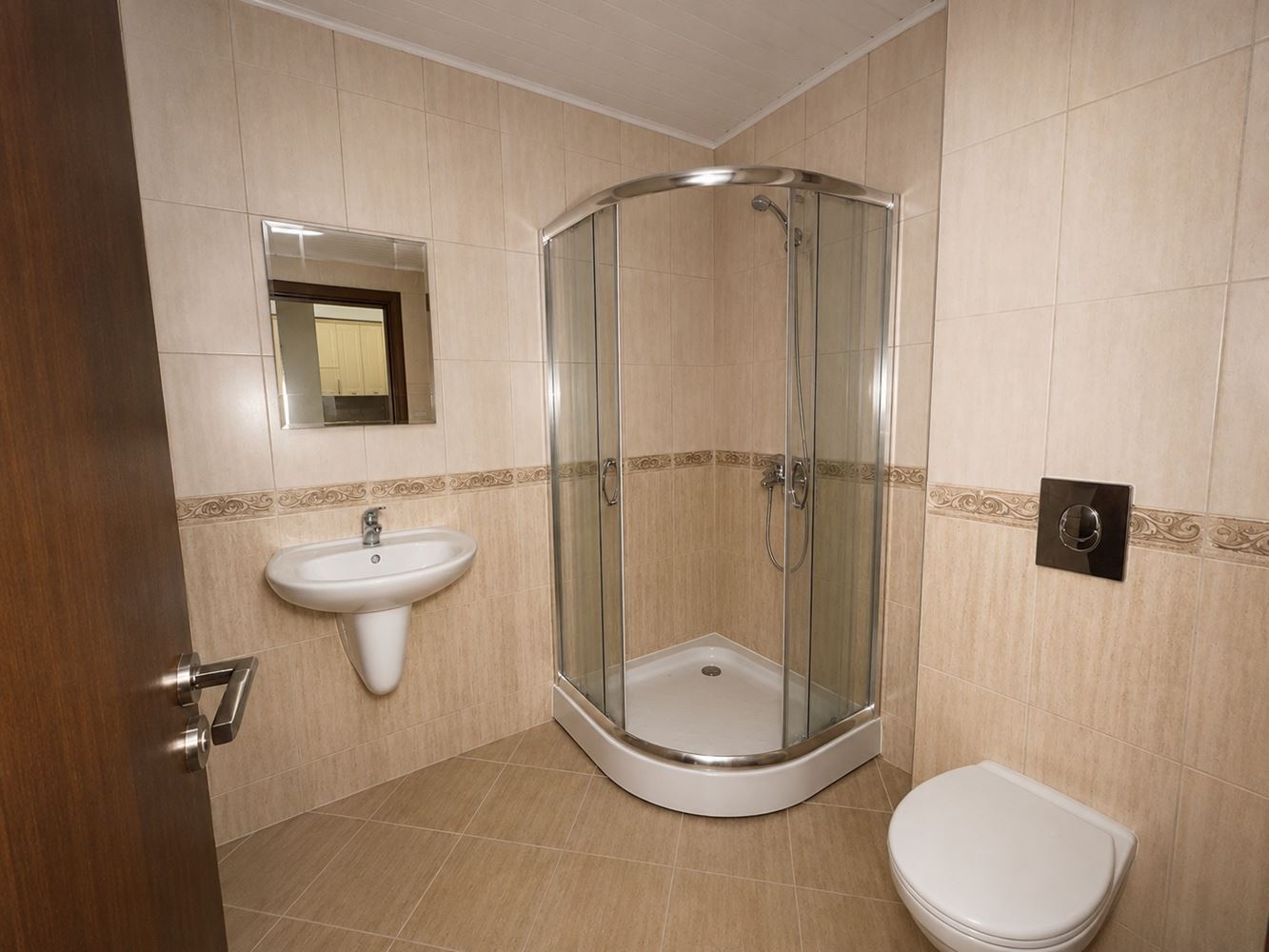 Apartament z jedną sypialnią z widokiem na basen w Sozopolu – przestronny, umeblowany i gotowy do użytkowania