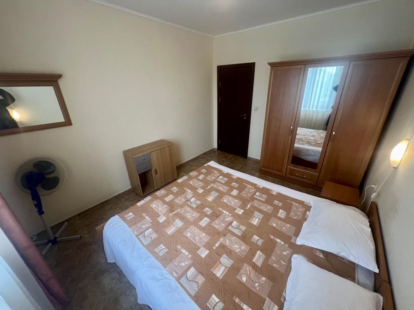 Przestronne trzypokojowe mieszkanie z widokiem na basen w prestiżowym kompleksie w Nesebyrze