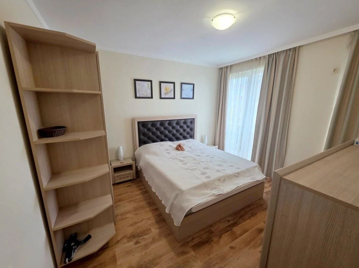 Przestronny apartament z jedną sypialnią w spokojnym kompleksie nad morzem w Rawdzie