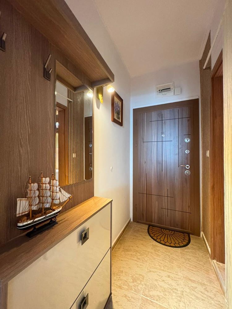 Piękne studio w pierwszej linii brzegowej w Pomorie z widokiem na morze – przytulność, komfort i prestiżowa lokalizacja