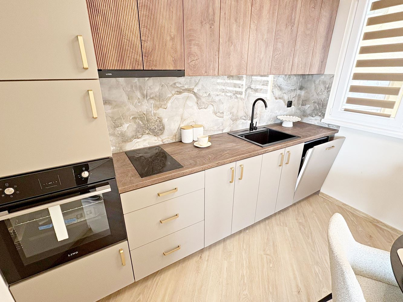 Dwa niezależne przestrzenie mieszkalne z widokiem na morze w centrum Świętego Własu – designerskie wnętrze i własne miejsce parkingowe