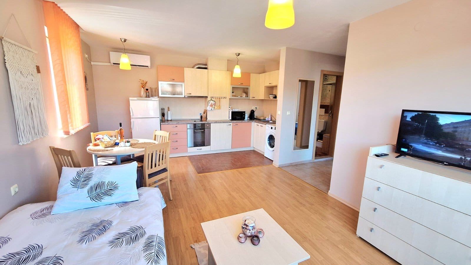 Zaledwie kilka kroków od morza – przytulny apartament z dwiema sypialniami przy wjeździe do Świętego Własu