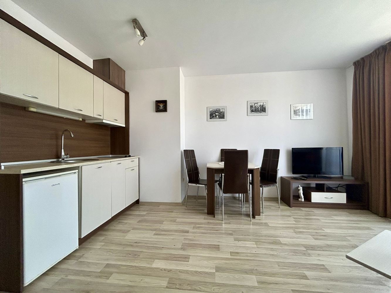 Polski Przytulny apartament z jedną sypialnią w Słonecznym Brzegu – idealna nieruchomość do zamieszkania, wypoczynku i bezpiecznej inwestycji
