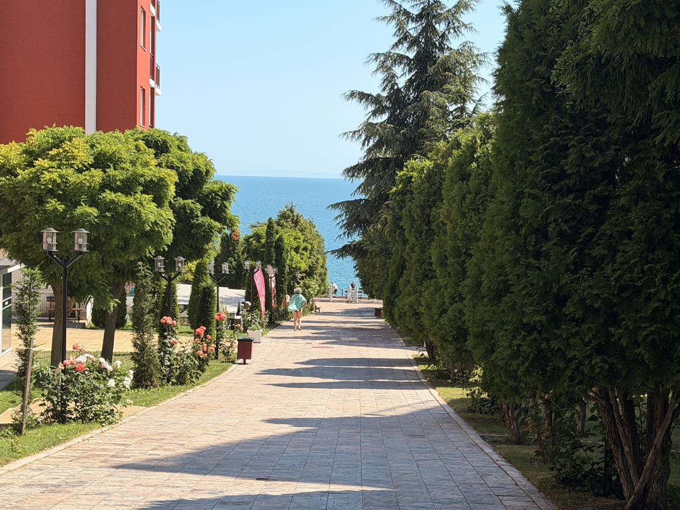 Apartament w absolutnie pierwszej linii w Świętym Własie! Przestronny apartament z jedną sypialnią z pięknym widokiem na morze