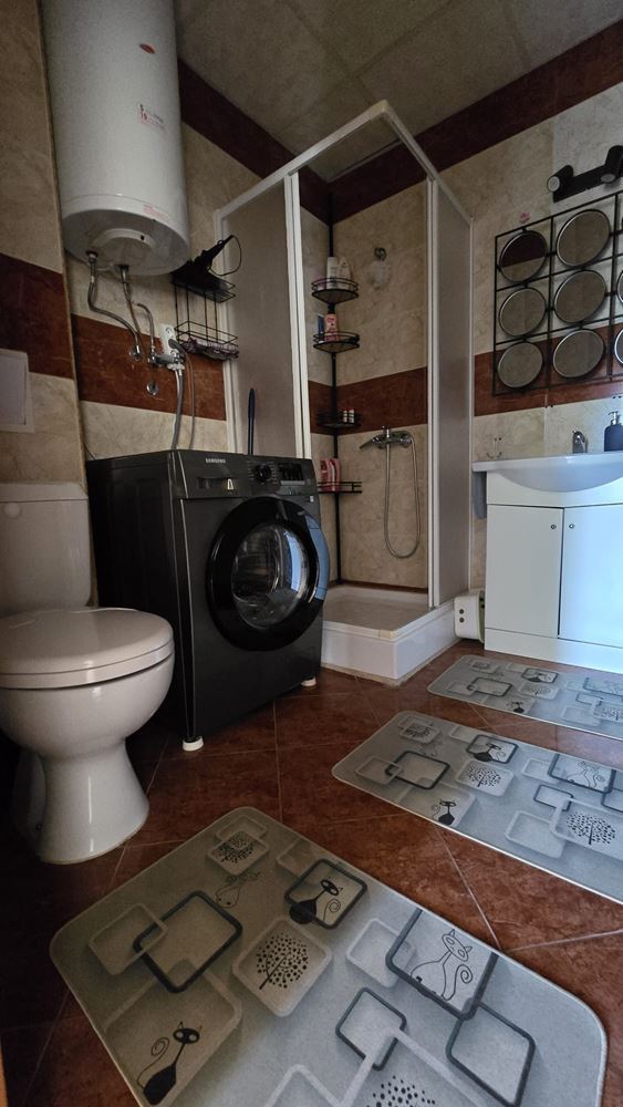 Stylowy apartament z jedną sypialnią w elitarnym kompleksie w Świętym Własie – komfort, spokój i całoroczna wygoda