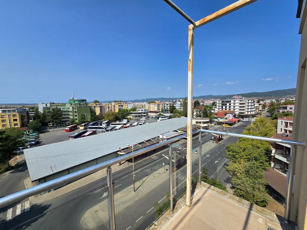 Przestronny apartament trzypokojowy z doskonałą lokalizacją i blisko morza
