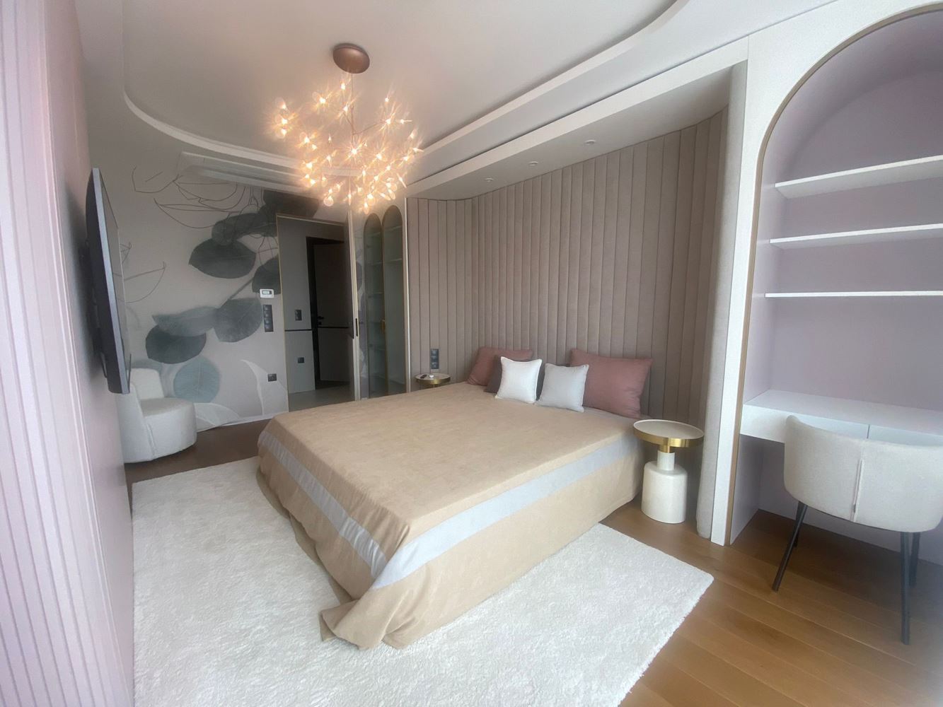 Elegancki i przestronny apartament trzypokojowy na pierwszej linii brzegowej w Nesebyrze – panoramiczny widok na morze i komfort premium