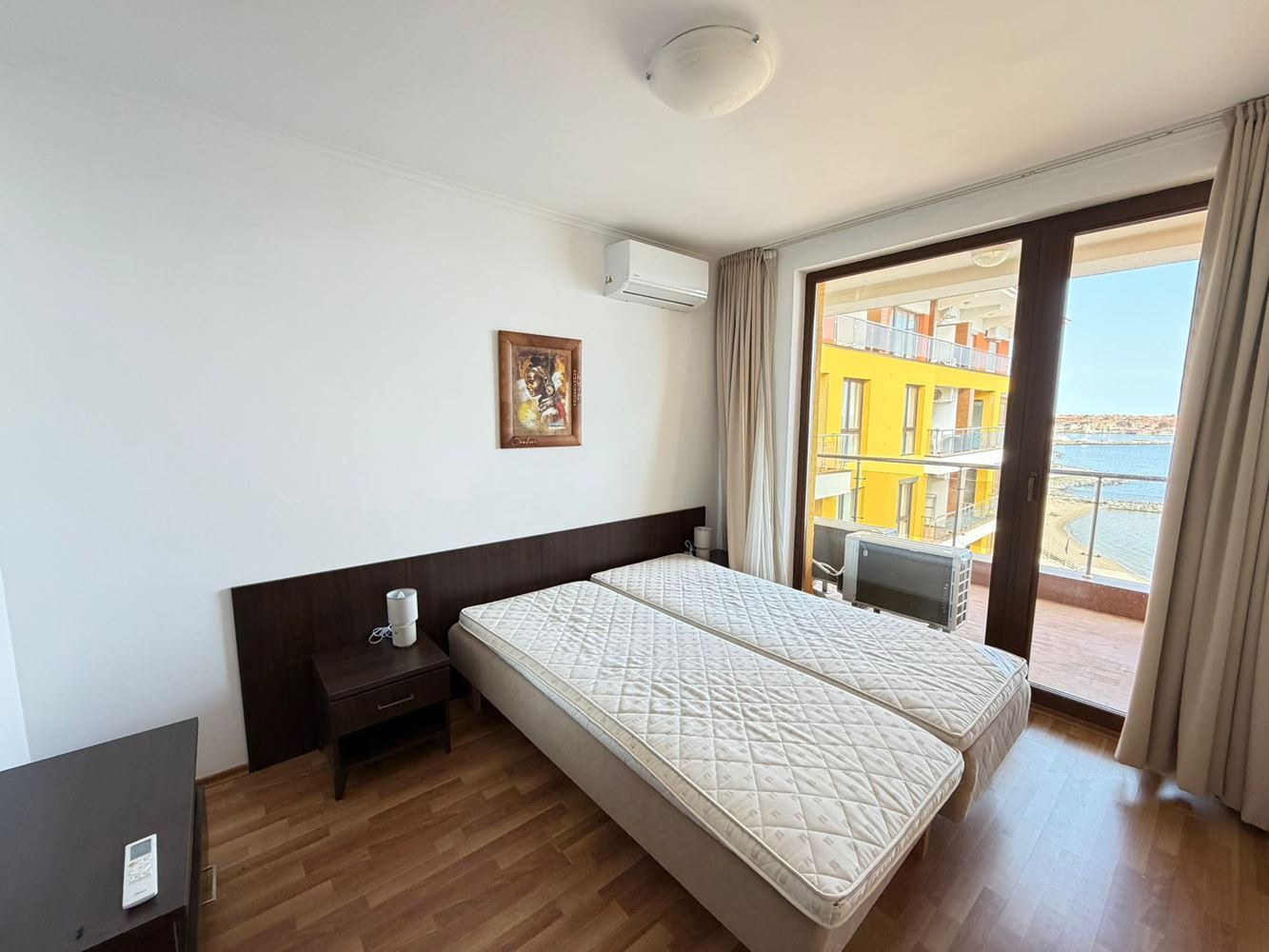 Apartament z dwiema sypialniami i bezpośrednim widokiem na morze, w pierwszej linii brzegowej w Nessebarze