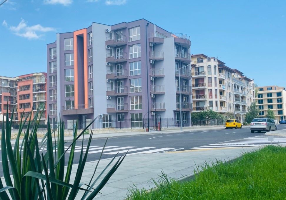 Luksusowo umeblowane mieszkanie z jedną sypialnią w Słonecznym Brzegu – spokój, zieleń i doskonała lokalizacja