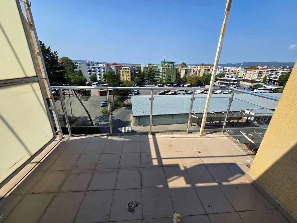 Przestronny apartament trzypokojowy z doskonałą lokalizacją i blisko morza