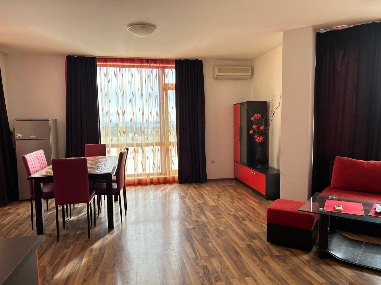 Przestronny apartament z dwiema sypialniami i panoramicznym widokiem na morze w Sveti Vlas