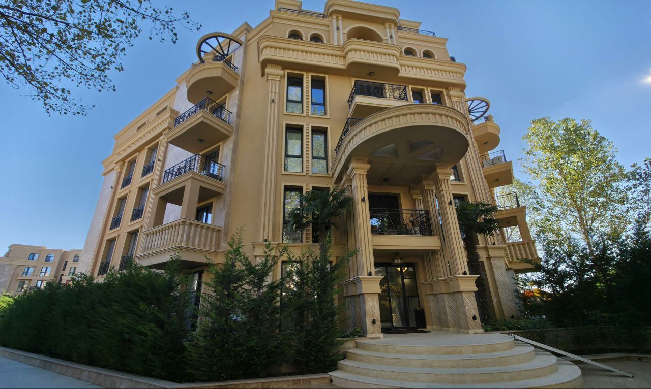 Penthouse z imponującym tarasem i panoramicznym widokiem – styl i przestrzeń na najwyższym piętrze