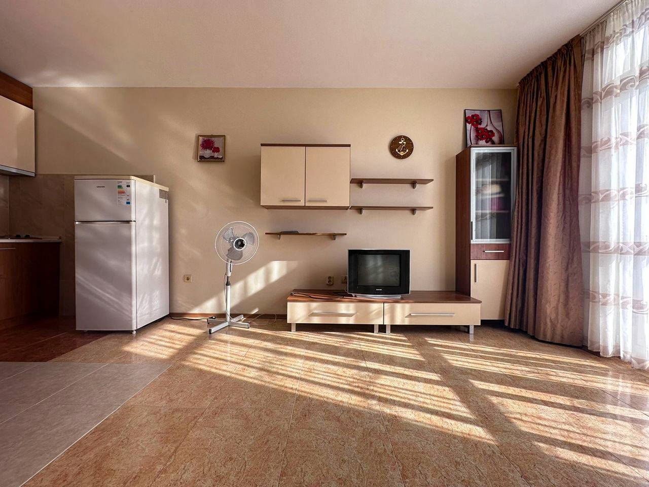 Przestronne mieszkanie z jedną sypialnią z Aktem 16 w Sunny Beach – komfort, styl i gotowe do zamieszkania