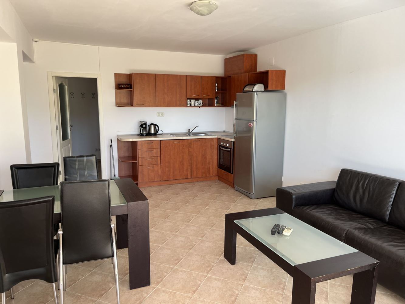 Mieszkanie dwusypialniowe w pełni umeblowane w kompleksie w Rawdzie, gotowe do zamieszkania