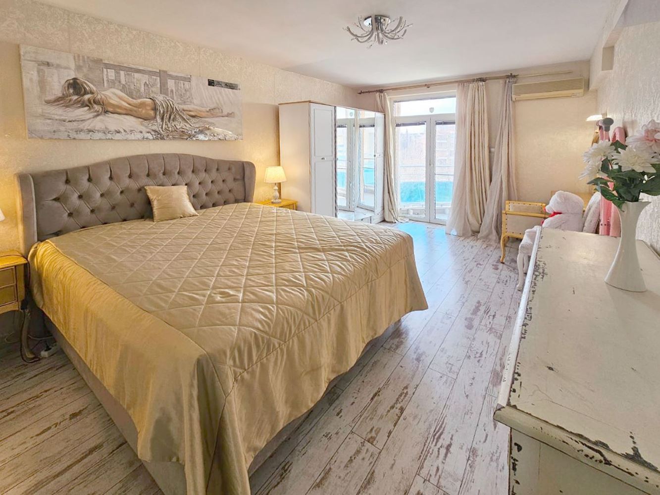 Luksusowy apartament trzypokojowy z widokiem na morze na pierwszej linii w Rawdzie – 114 m², dwa tarasy i pełen komfort