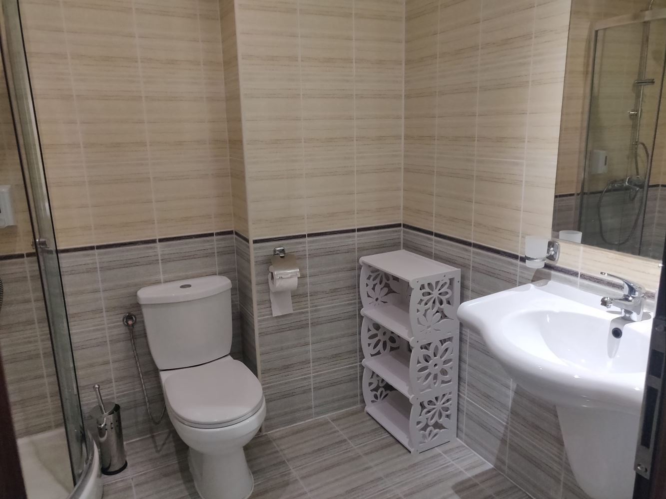 Przestronny apartament z jedną sypialnią i częściowym widokiem na morze – Słoneczny Brzeg, 100 m od plaży