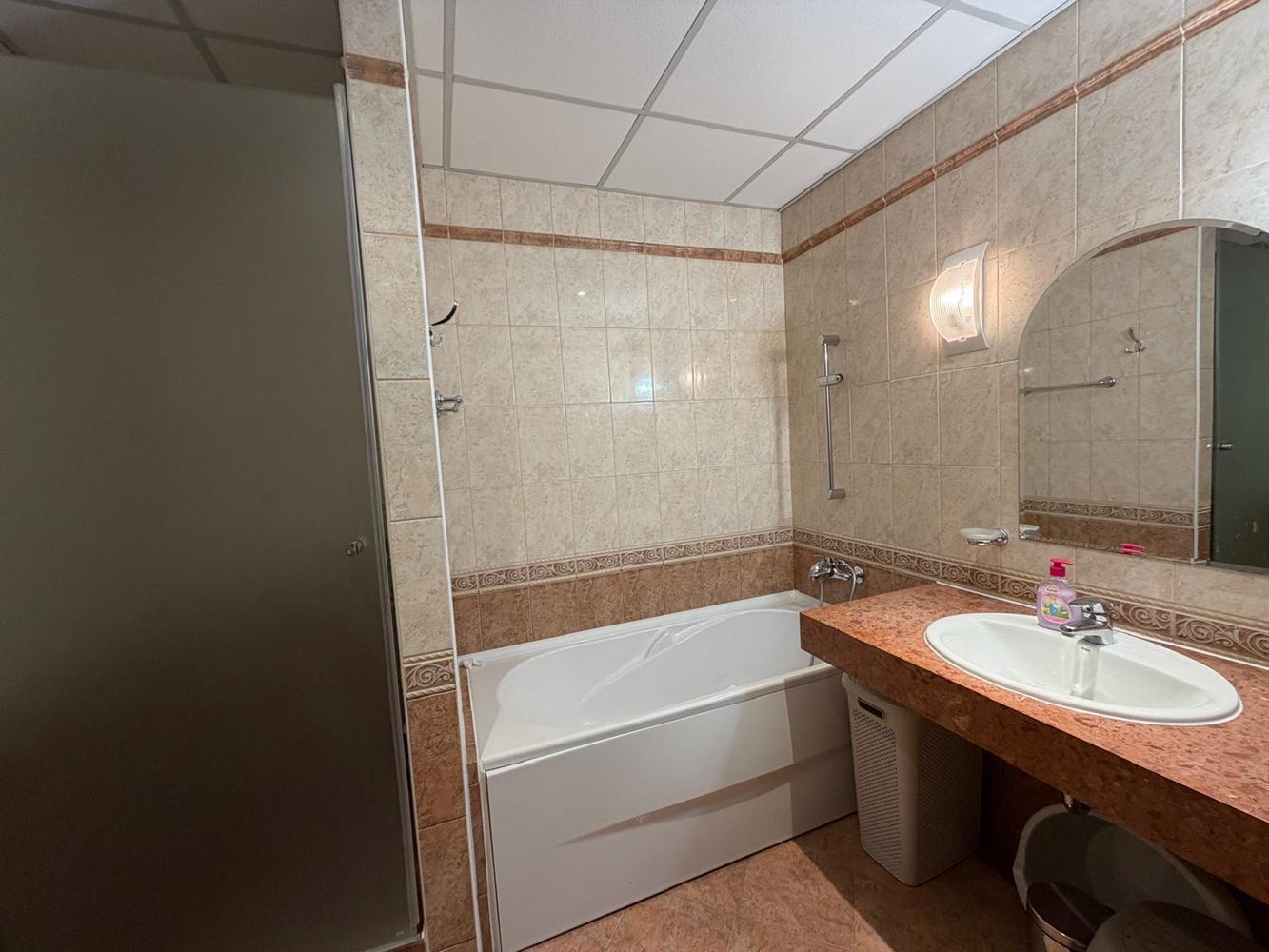 Pierwsza linia brzegowa w Pomorie – umeblowane studio w luksusowym kompleksie z basenami, Spa i atrakcjami