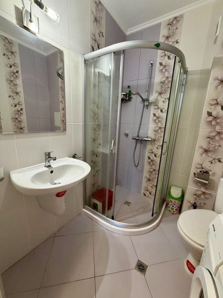 Sarafovo – przestronny apartament z jedną sypialnią, Aktem 16, minimalną opłatą za utrzymanie i pełnym umeblowaniem