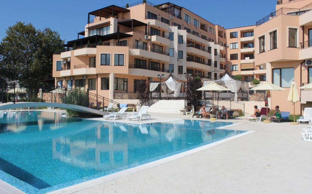 Apartament z dwiema sypialniami 50 metrów od plaży w Rawdzie – nowoczesny budynek, komfort i doskonała lokalizacja