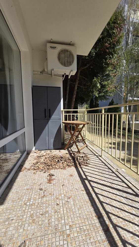 Stylowy apartament z jedną sypialnią w elitarnym kompleksie w Świętym Własie – komfort, spokój i całoroczna wygoda